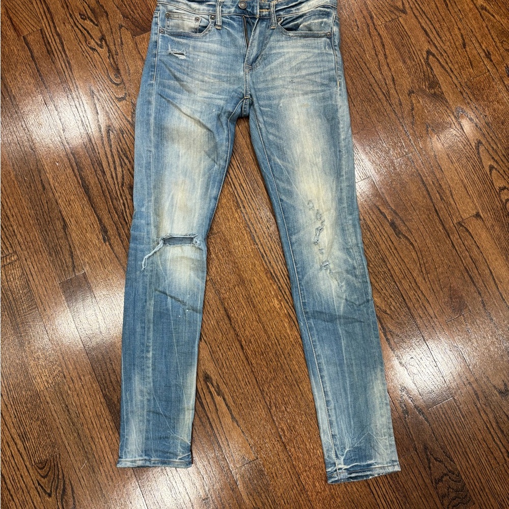 American Eagle Outfitters Light Blue Distressed Skinny Jeans